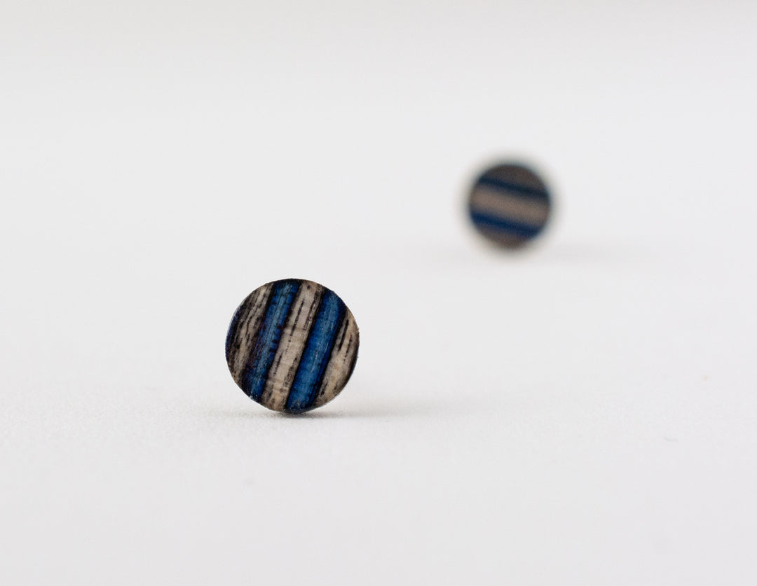 small blue stripe wood studs bokeh view